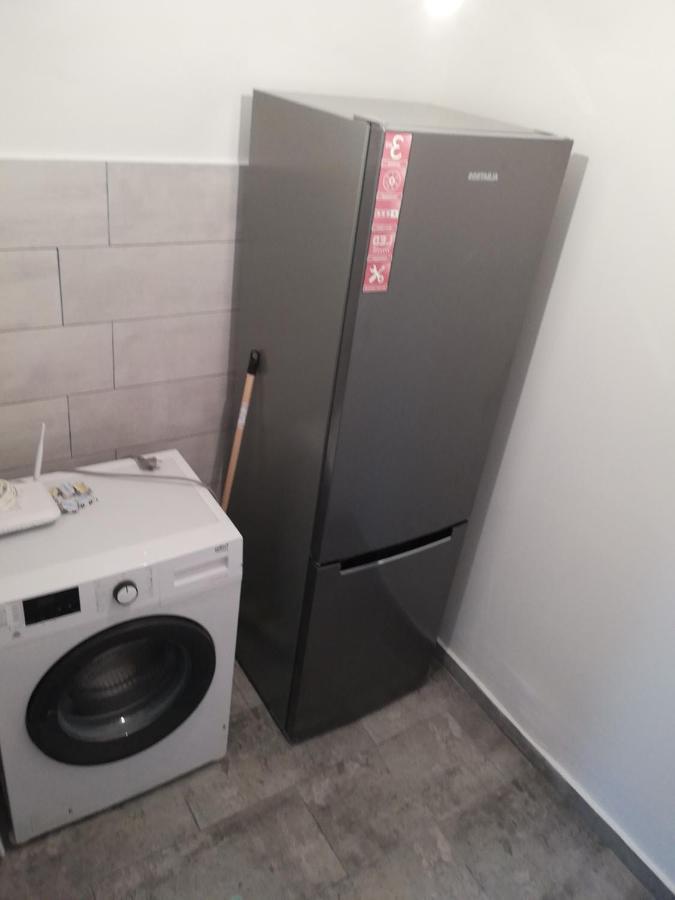 Apartament Brezoi Apartment Екстериор снимка